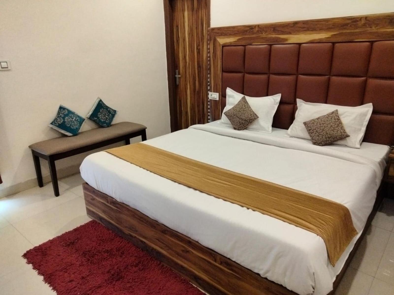 Hotel D Plaza Zirakpur Exteriör bild