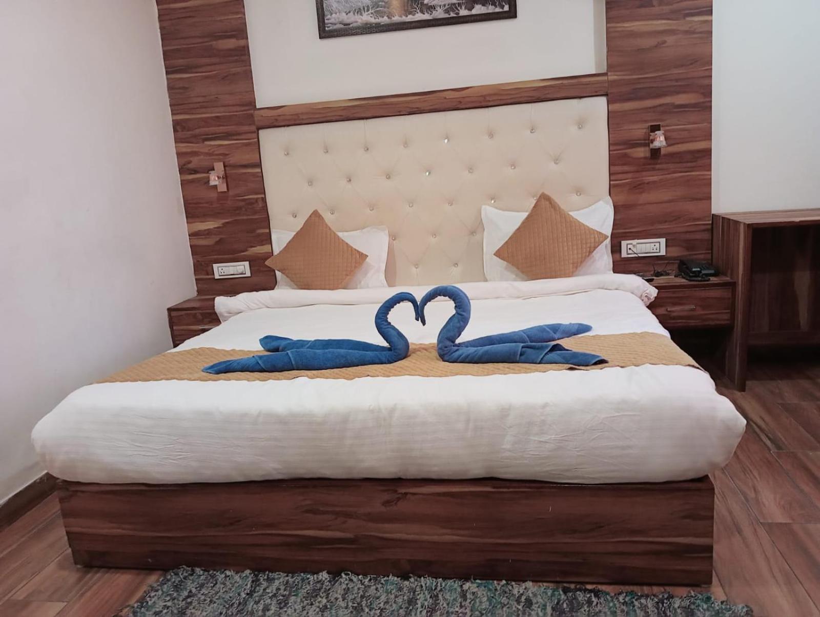 Hotel D Plaza Zirakpur Exteriör bild