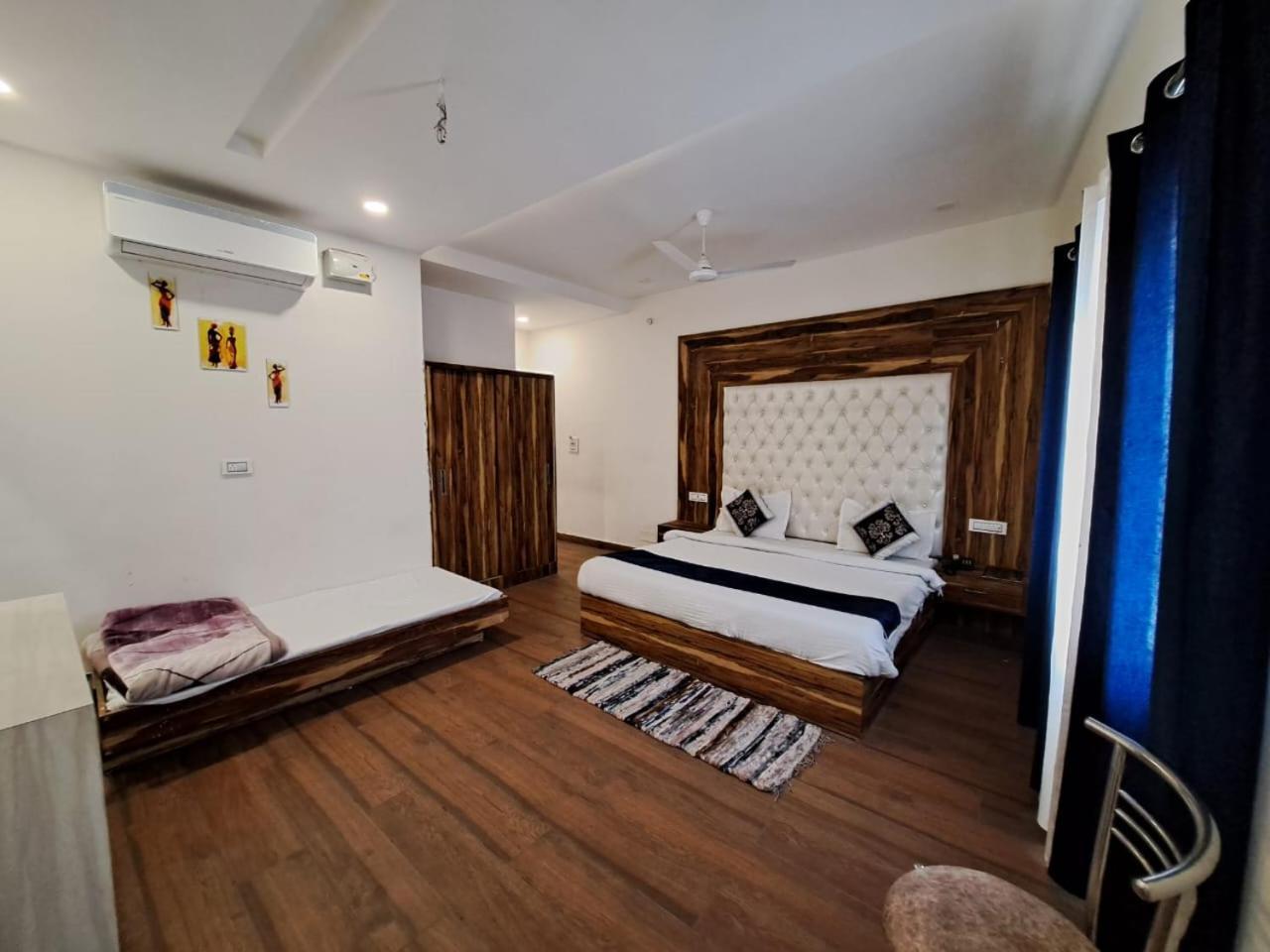 Hotel D Plaza Zirakpur Exteriör bild