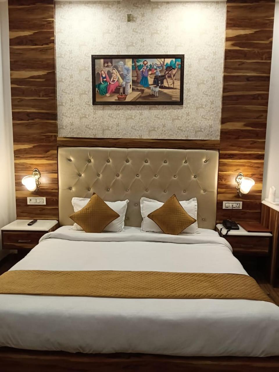 Hotel D Plaza Zirakpur Exteriör bild