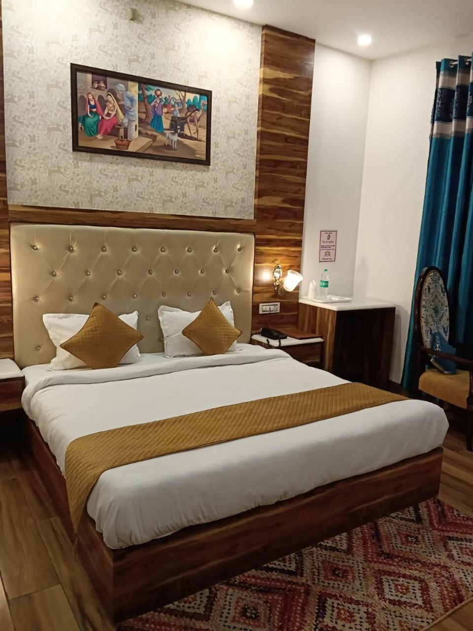 Hotel D Plaza Zirakpur Exteriör bild
